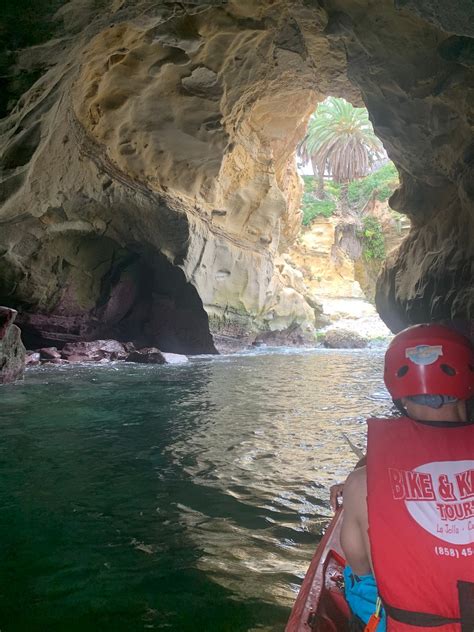 La Jolla Kayak Tour of The 7 Caves